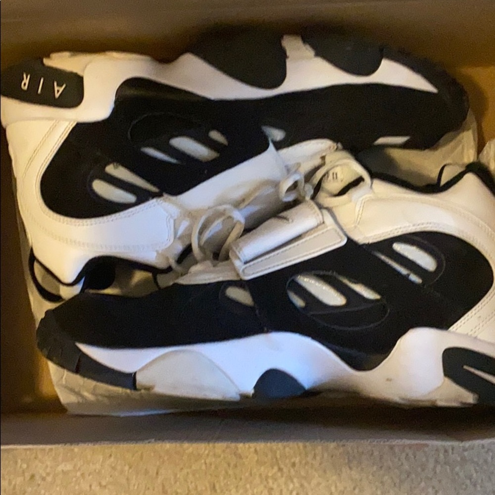 Whte Nike